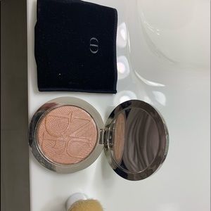 Dior highlighter